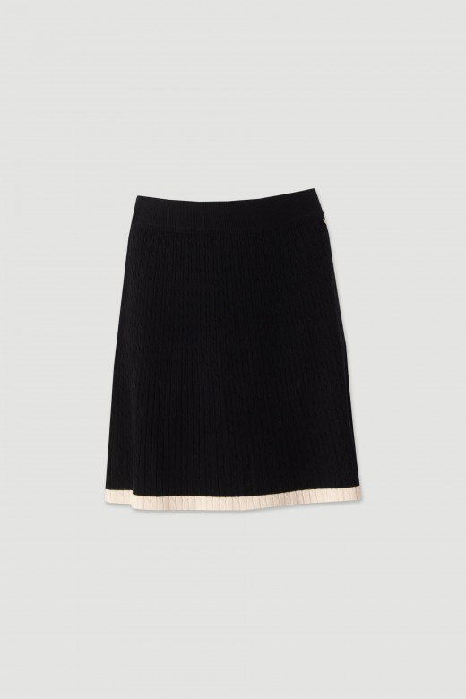 Textured knit skirt with contrast Textured knit skirt with contrast