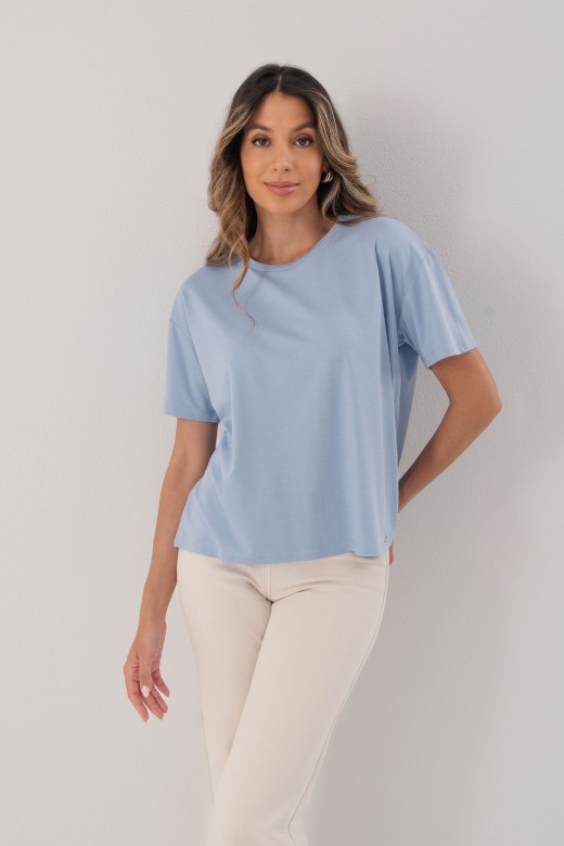 Oversized t-shirt with bottom detail Oversized t-shirt with bottom detail
