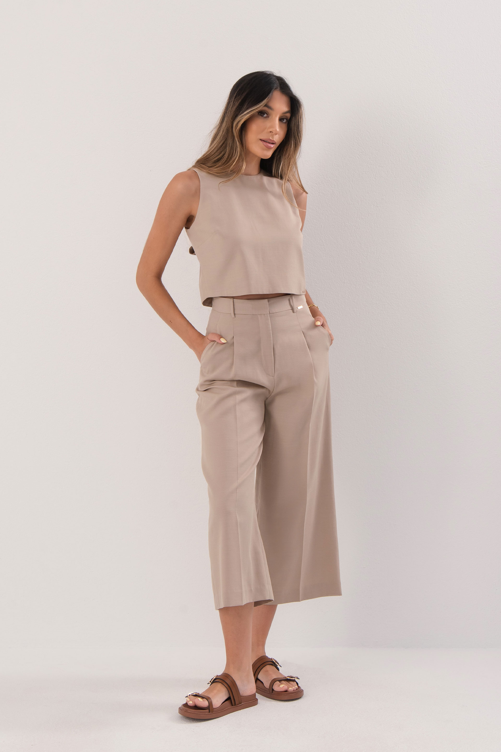 Cropped textured top with back bow