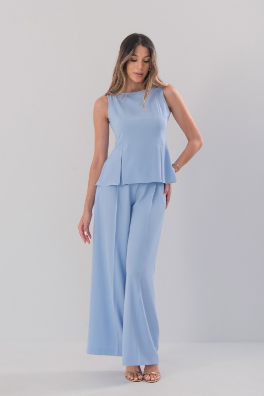Flowing trousers with cross-over fastening Flowing trousers with cross-over fastening