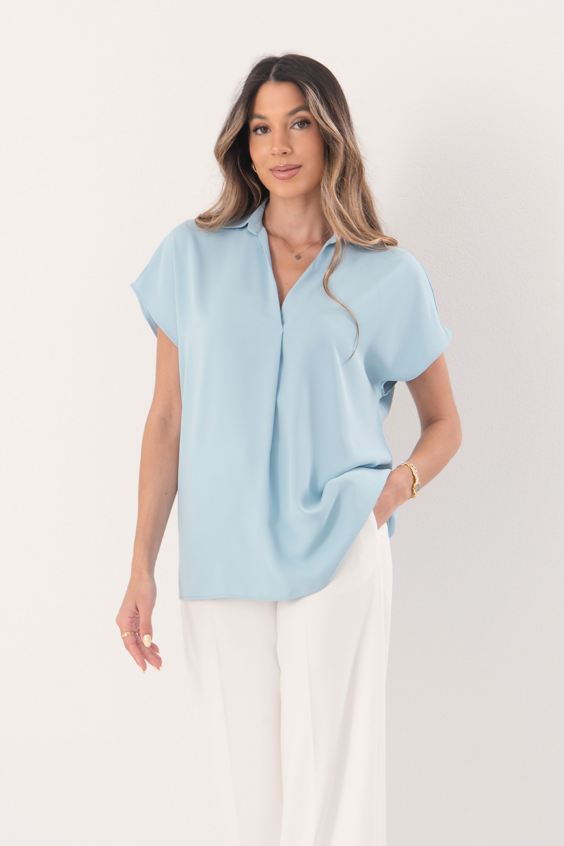 Flowy tunic with collar and short sleeves