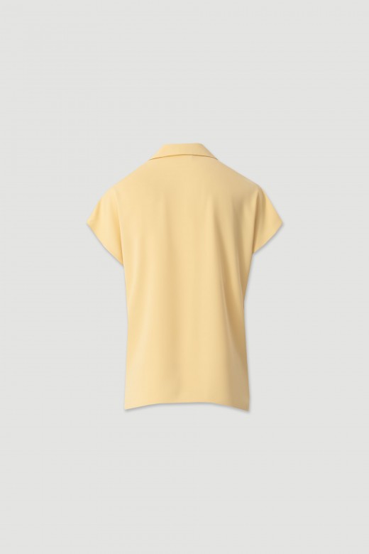 Flowy tunic with collar and short sleeves Flowy tunic with collar and short sleeves