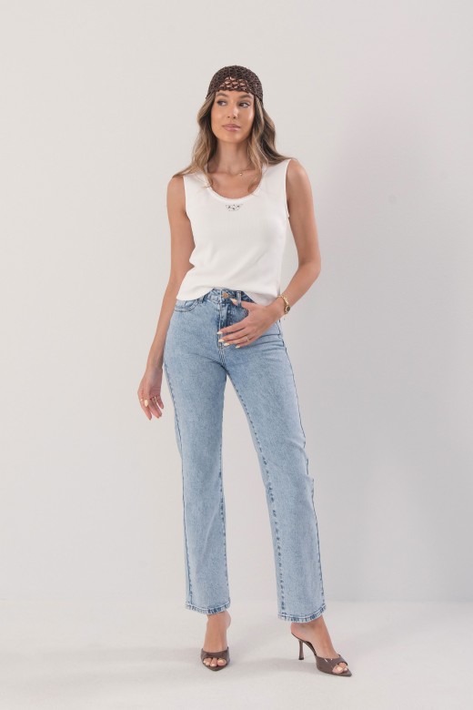 Mid-rise straight jeans Mid-rise straight jeans