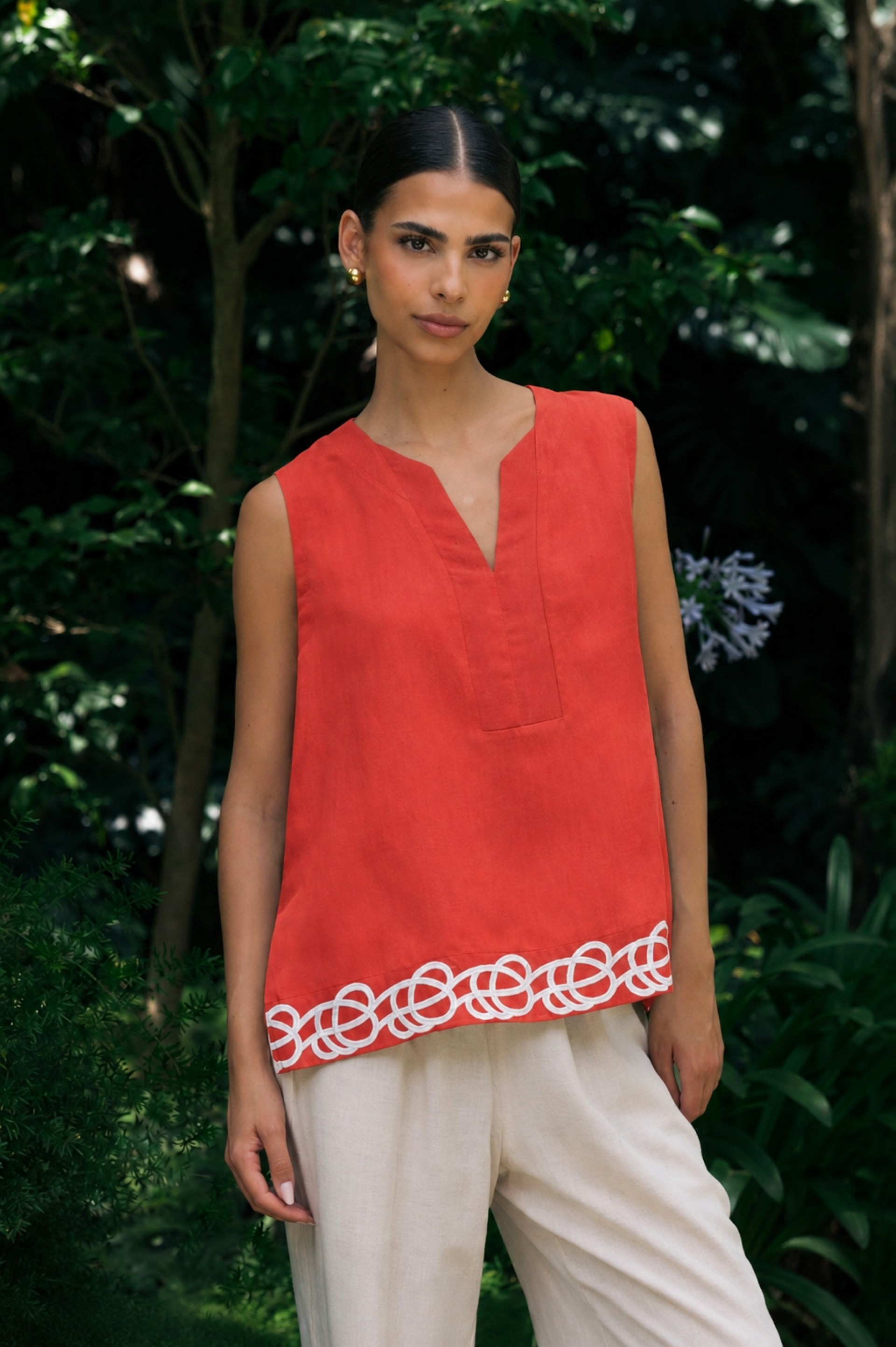 Linen-blend tunic with embroidered detail