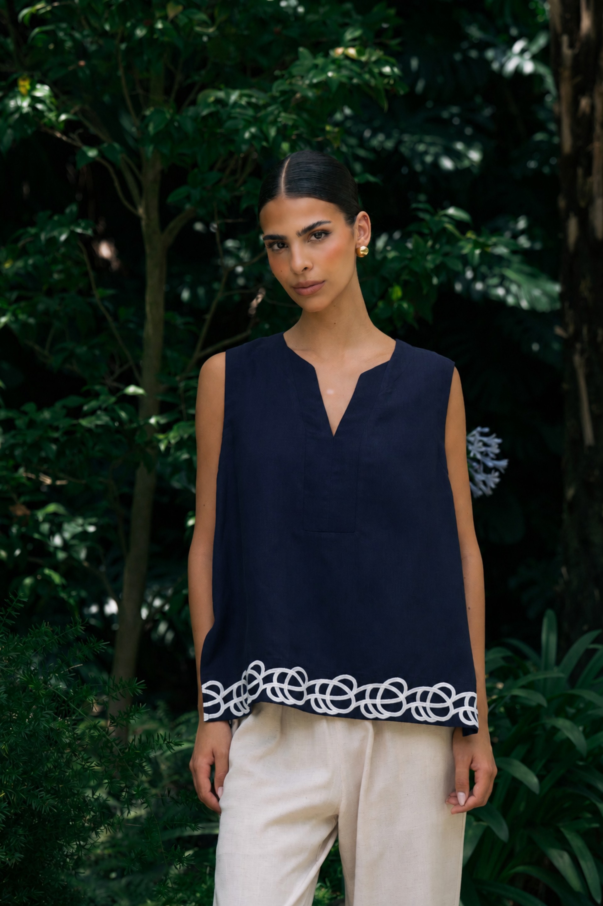 Linen-blend tunic with embroidered detail
