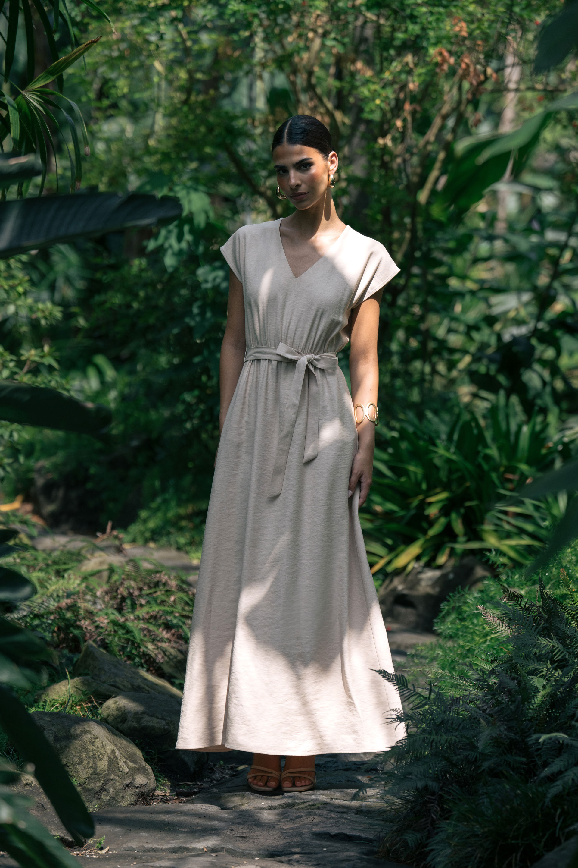 Maxi dress with belt