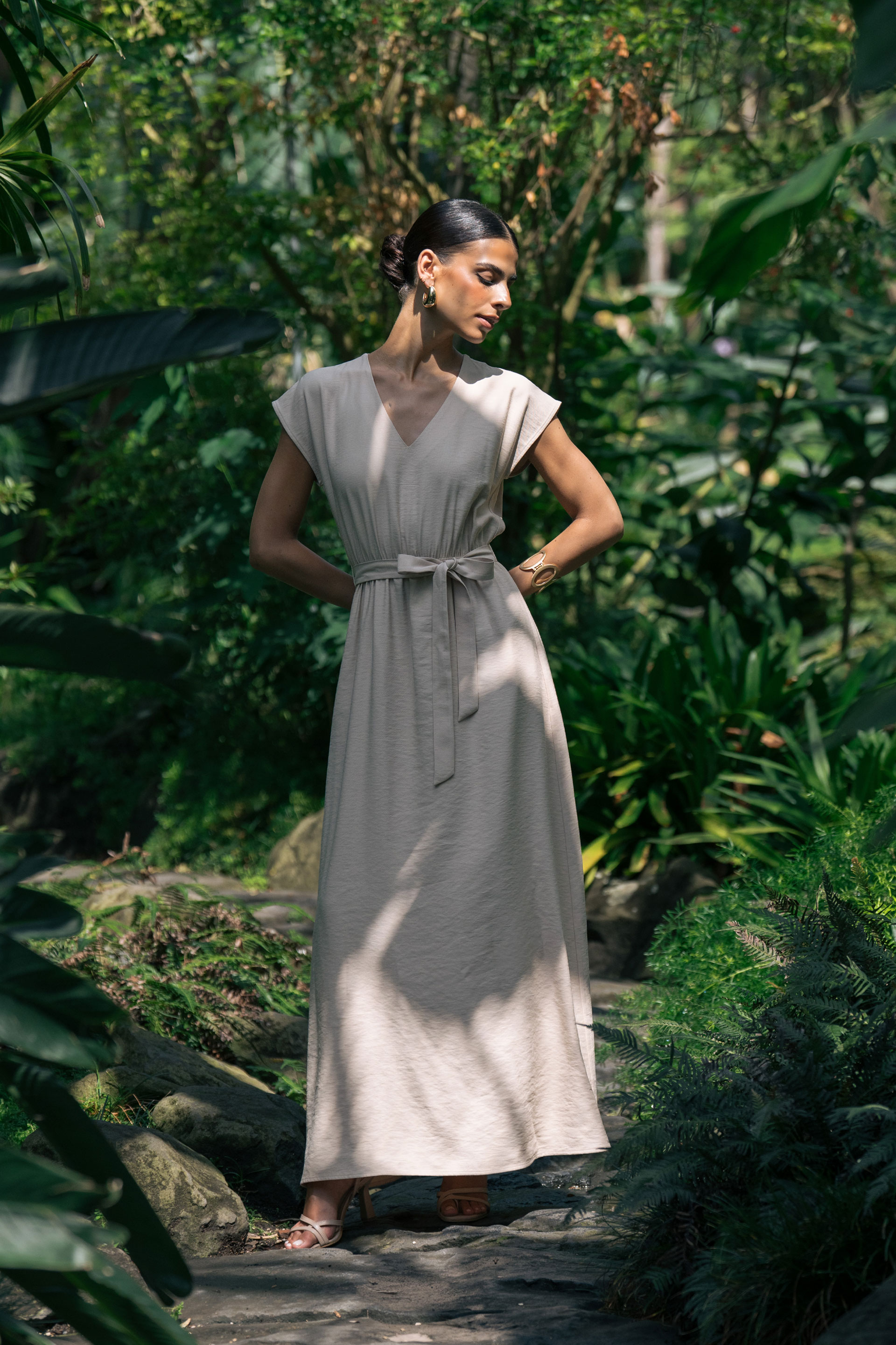 Maxi dress with belt
