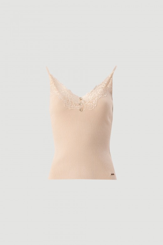 Knit top with lace neckline Knit top with lace neckline