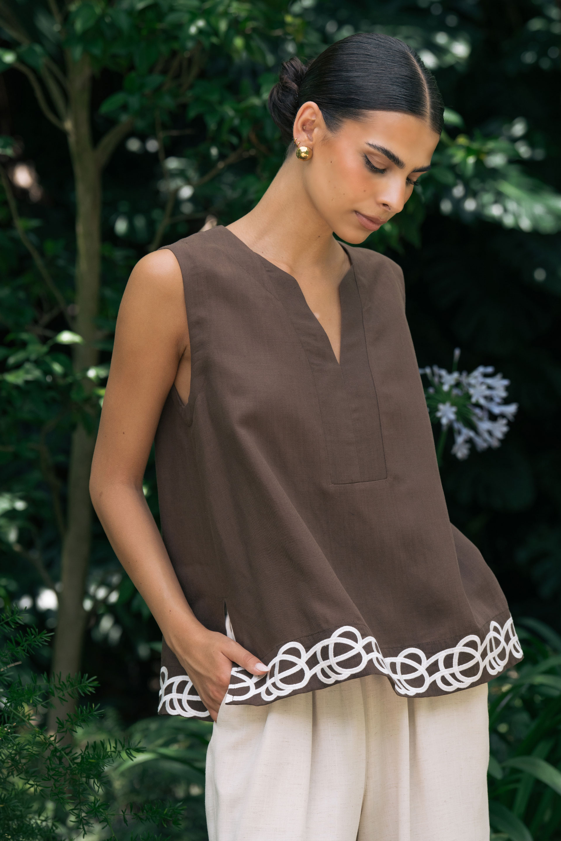 Linen-blend tunic with embroidered detail