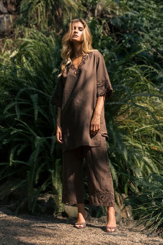 Dress in a linen blend with cut-out details