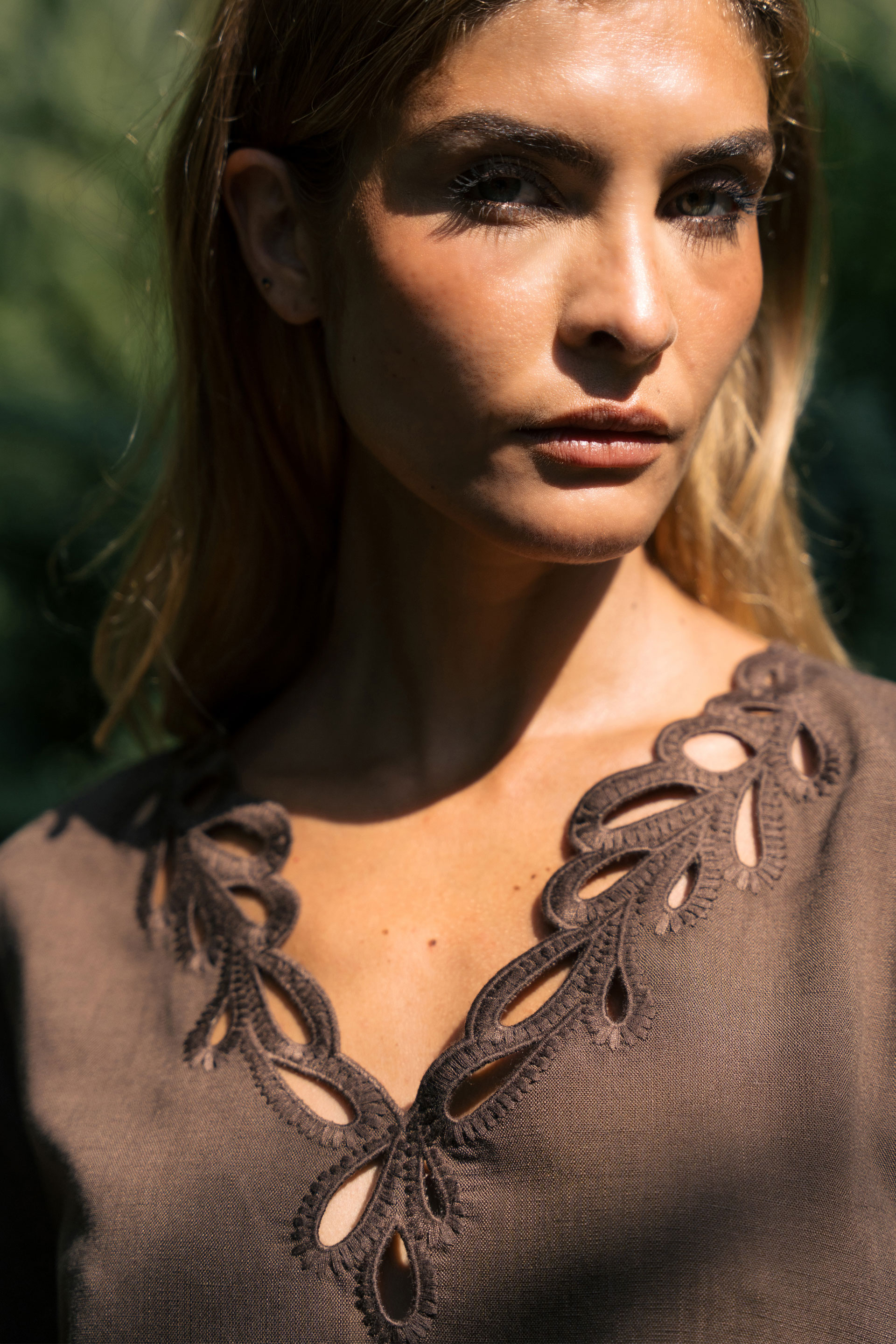 Dress in a linen blend with cut-out details