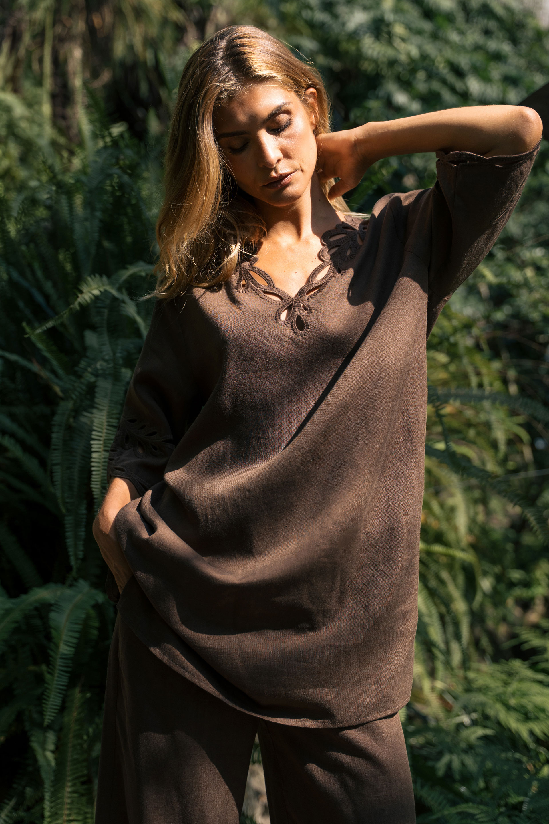 Dress in a linen blend with cut-out details