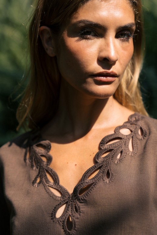 Dress in a linen blend with cut-out details Dress in a linen blend with cut-out details