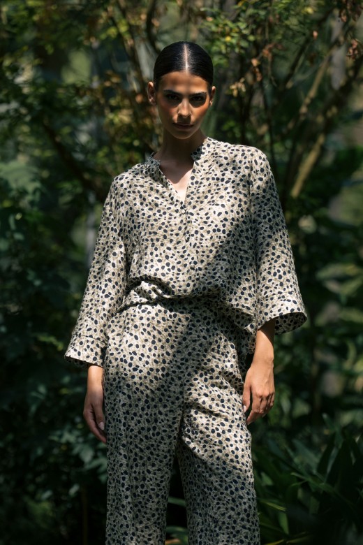 Flowing printed blouse Flowing printed blouse