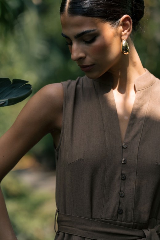 Maxi dress with fabric belt