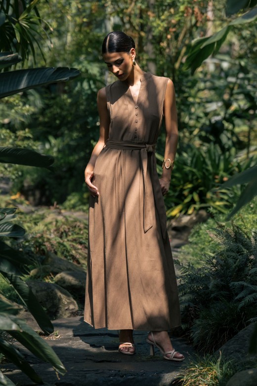 Maxi dress with fabric belt Maxi dress with fabric belt