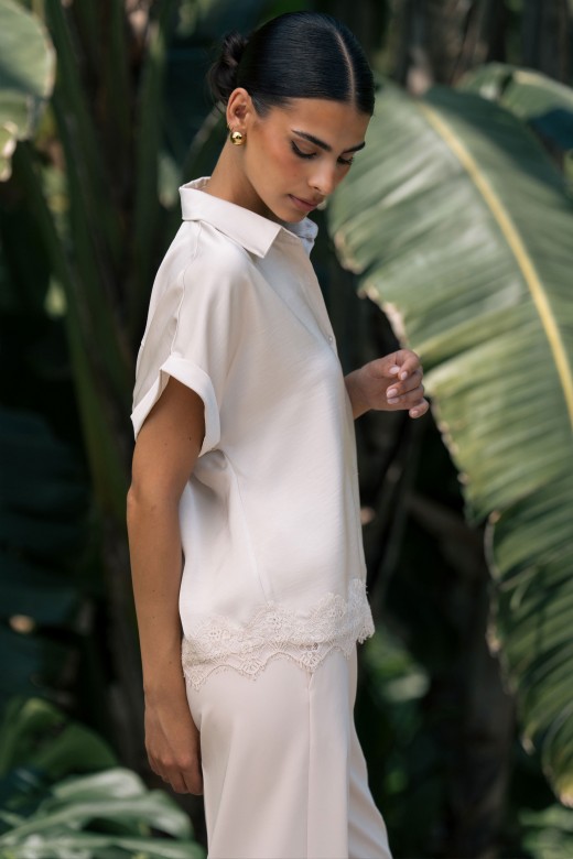 Blouse with lace trim Blouse with lace trim