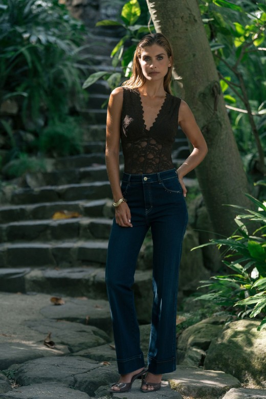 Lace bodysuit with v-neck Lace bodysuit with v-neck
