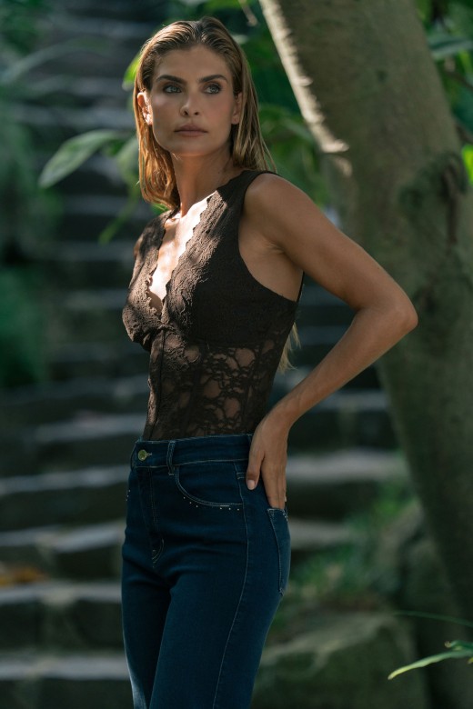 Lace bodysuit with v-neck Lace bodysuit with v-neck