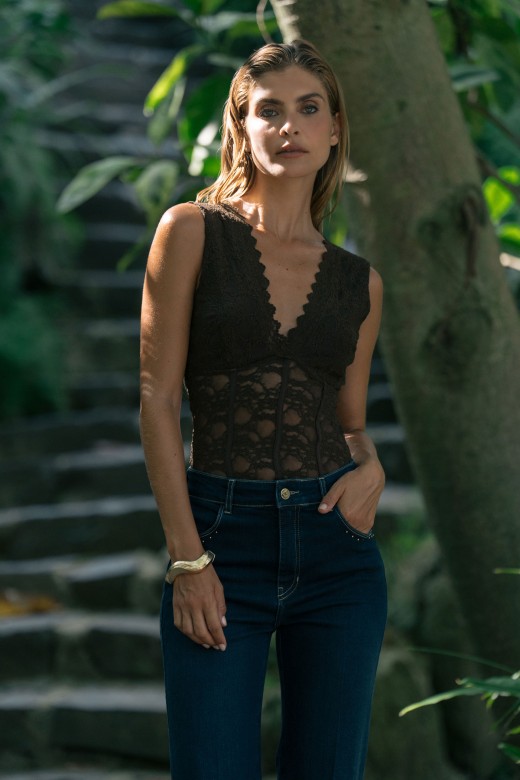 Lace bodysuit with v-neck Lace bodysuit with v-neck