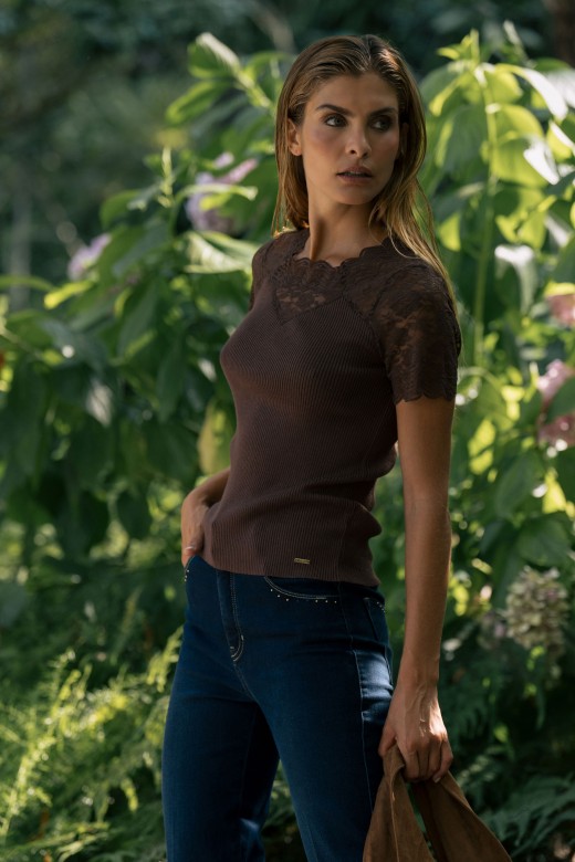 Ribbed knit top with lace details Ribbed knit top with lace details