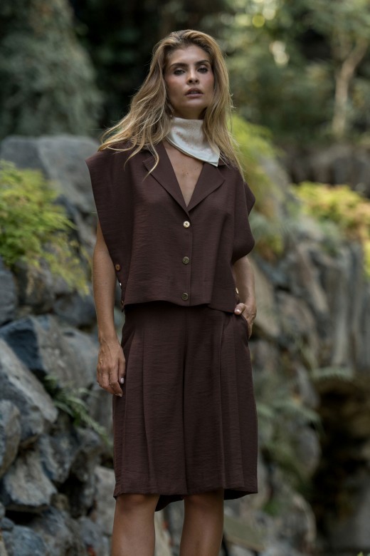 Short tailored vest Short tailored vest