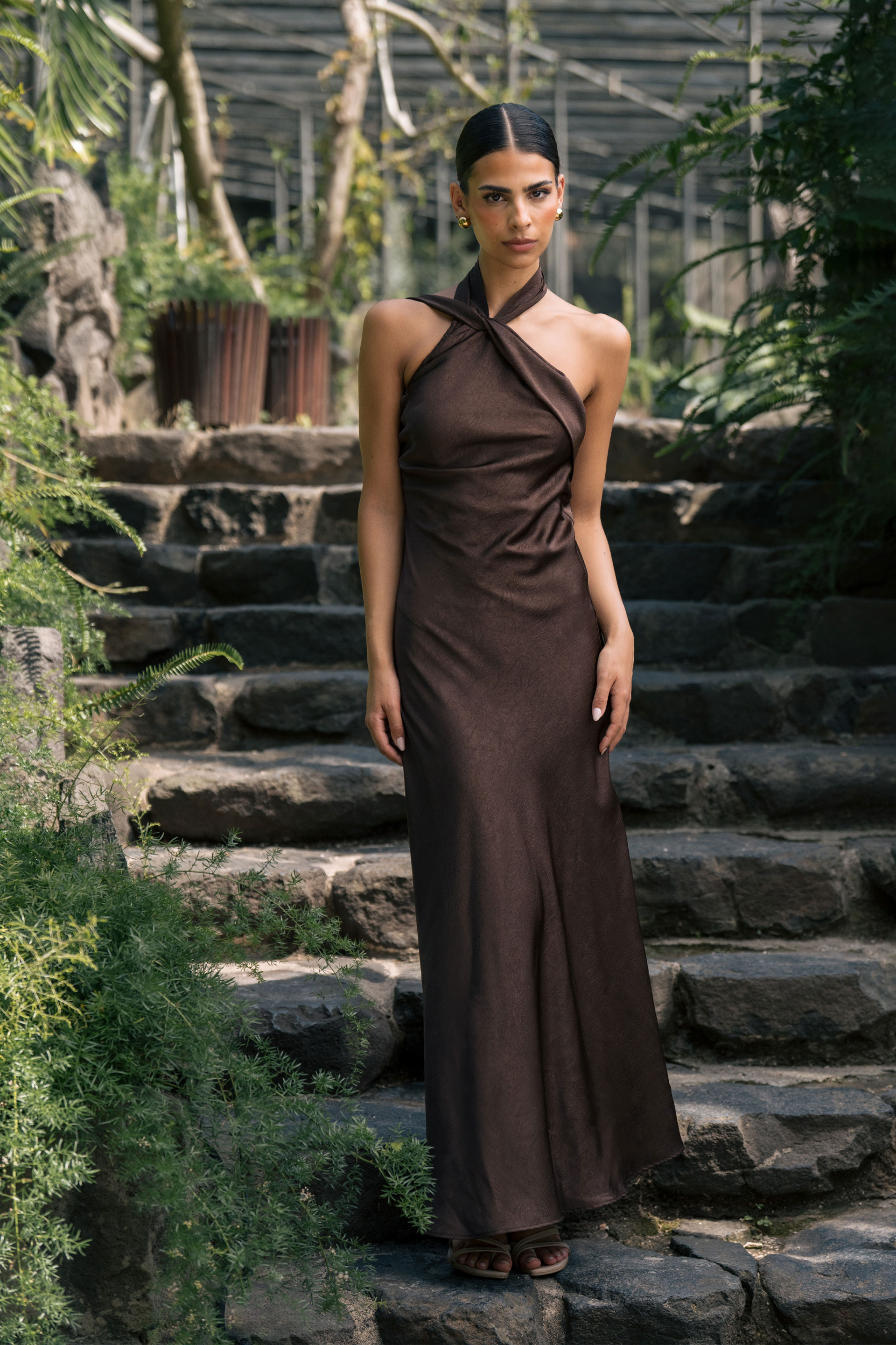 Crinkle halter midi dress