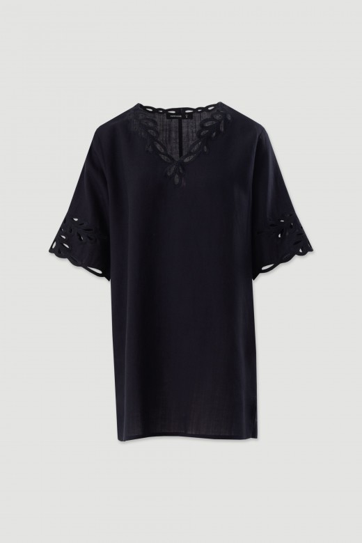 Dress in a linen blend with cut-out details Dress in a linen blend with cut-out details