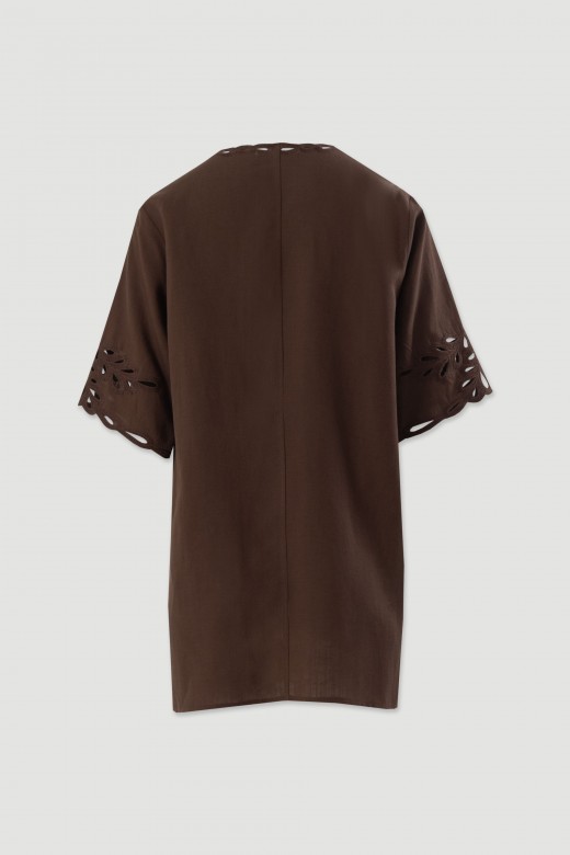 Dress in a linen blend with cut-out details Dress in a linen blend with cut-out details