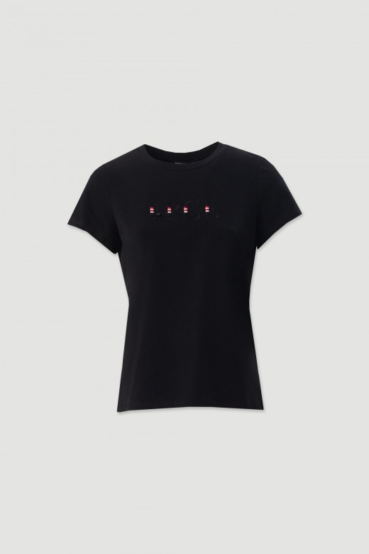 Cotton t-shirt with embroidery Cotton t-shirt with embroidery