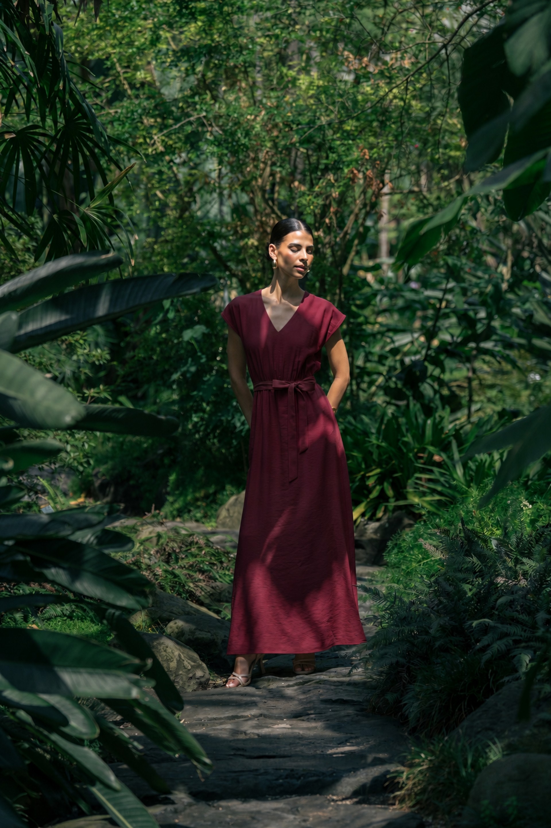 Maxi dress with belt