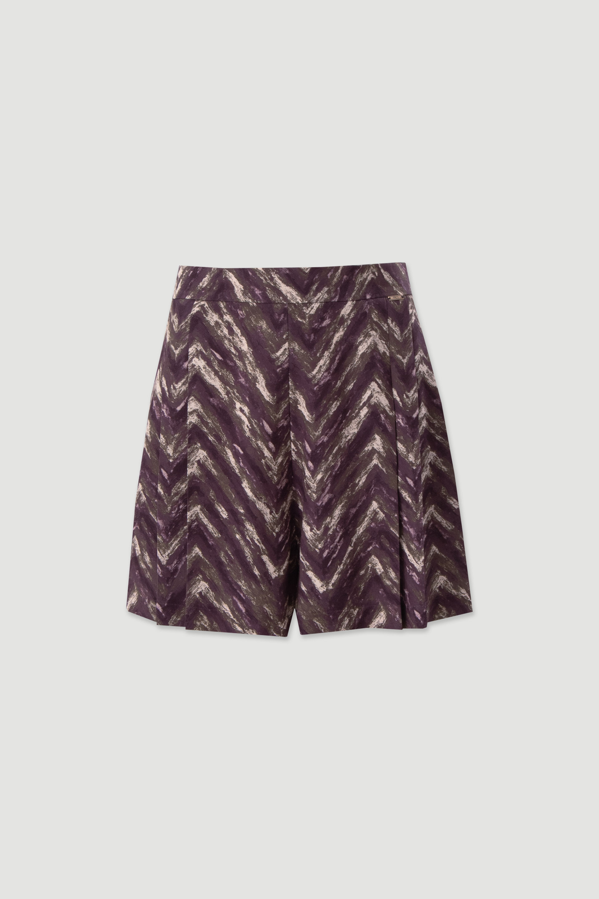 Printed pleated shorts