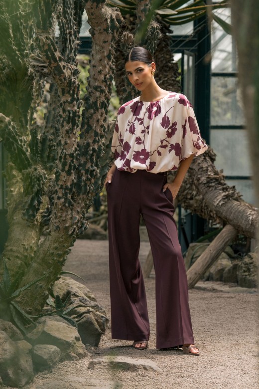 Wide-leg trousers in fluid fabric Wide-leg trousers in fluid fabric