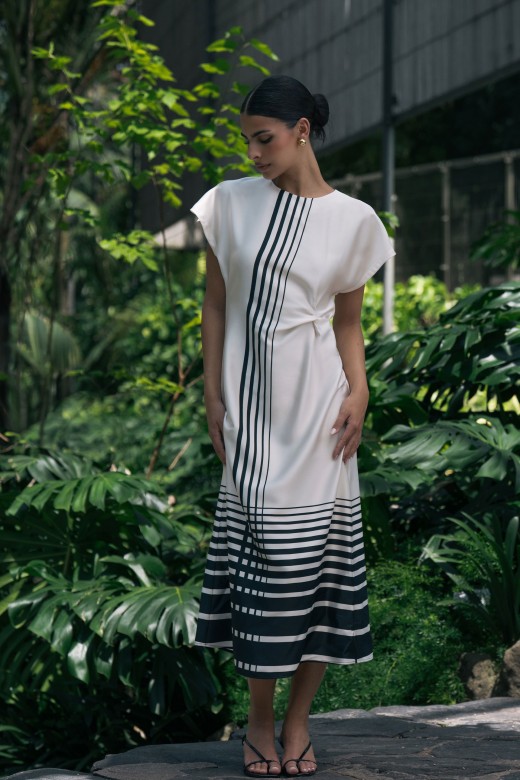 Satin dress with geometric print Satin dress with geometric print