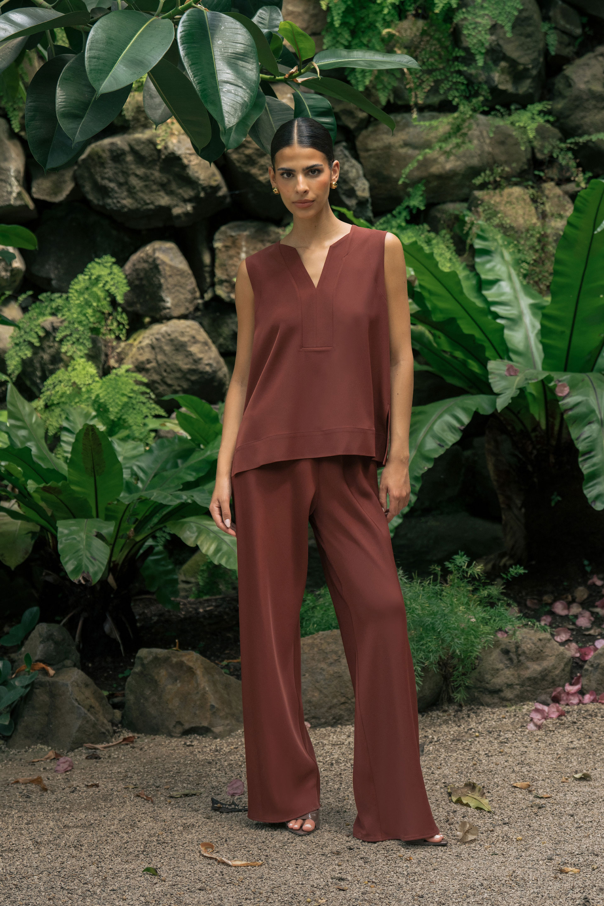 Fluid tunic with v-neckline