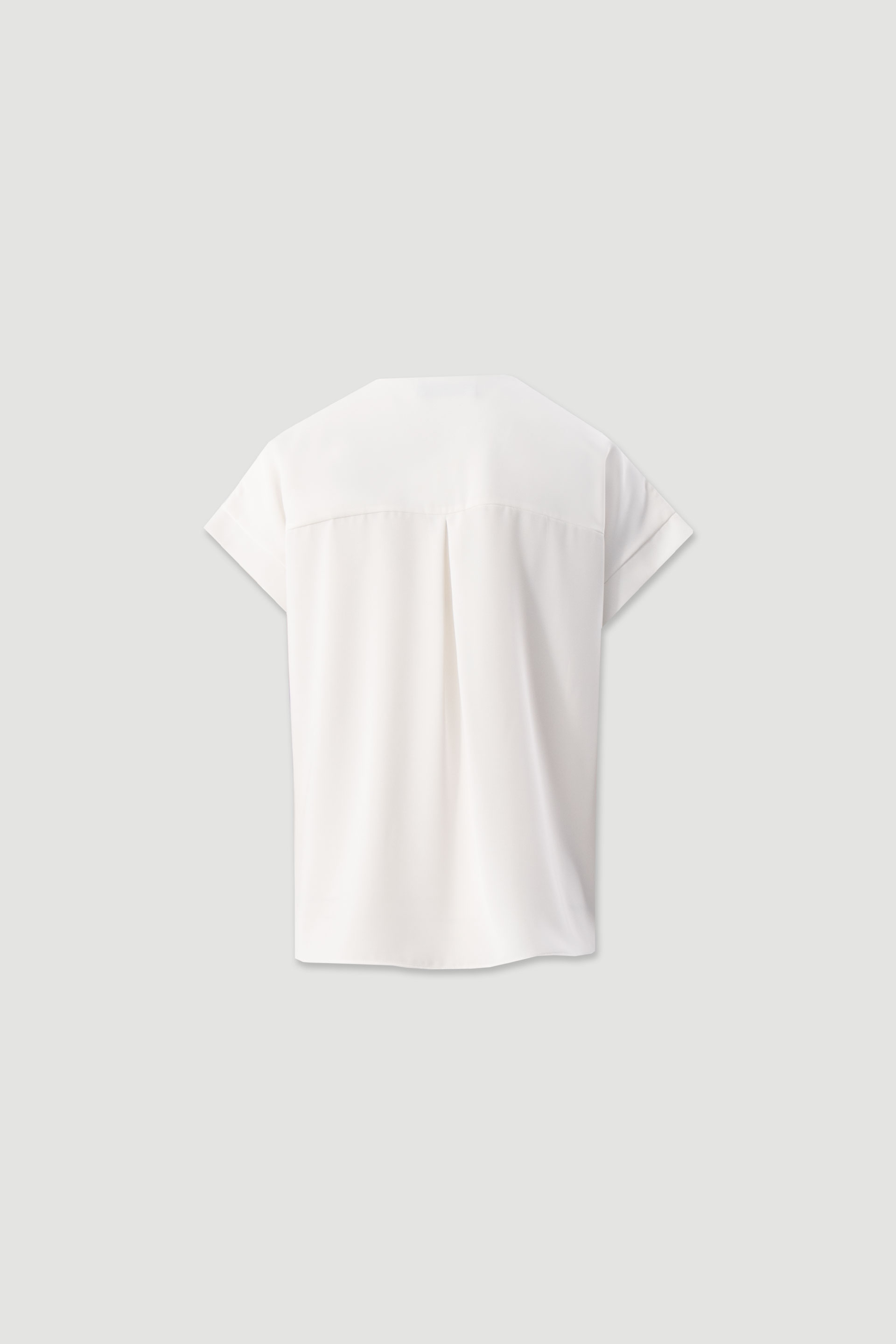 Fluid tunic with v-neckline