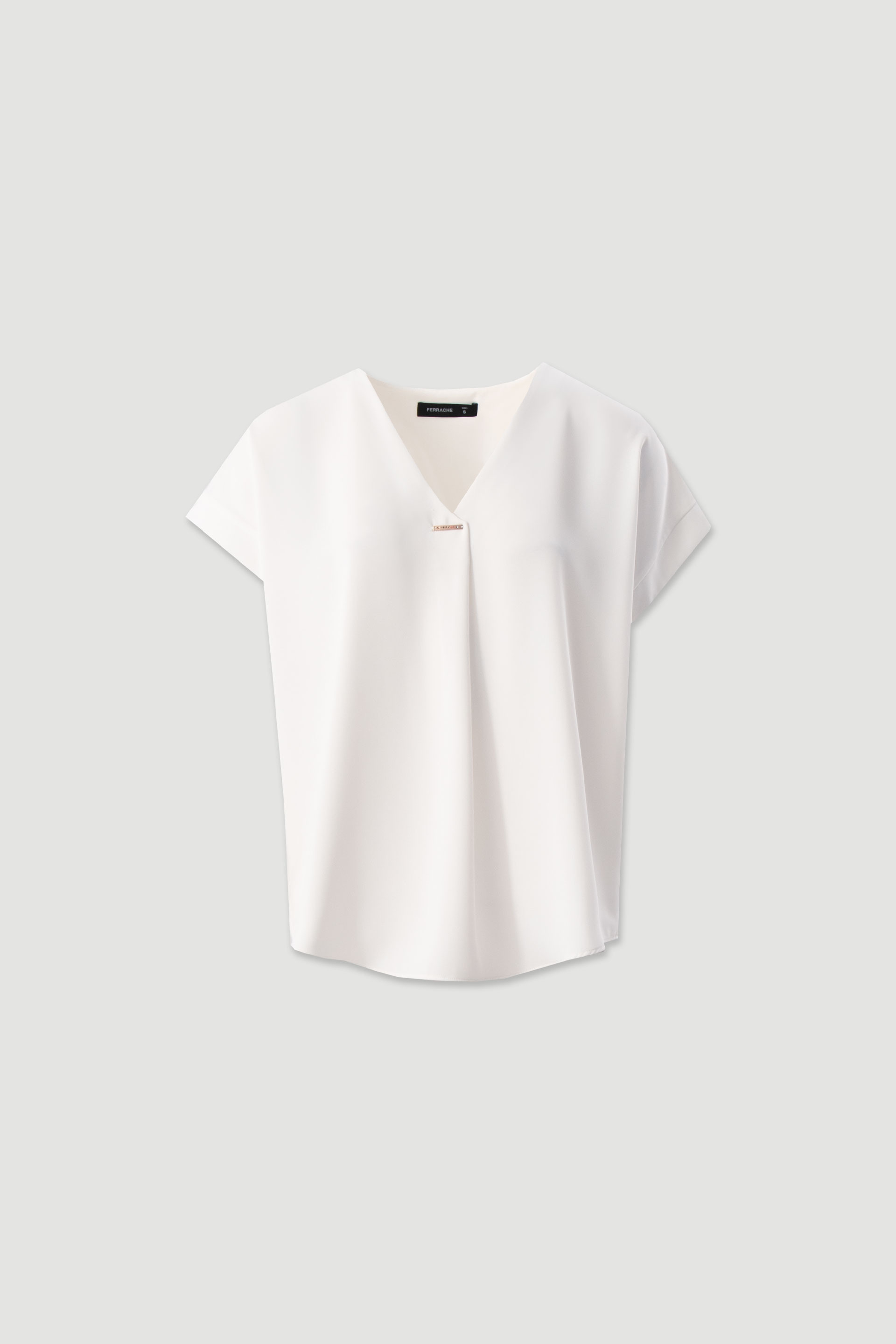 Fluid tunic with v-neckline