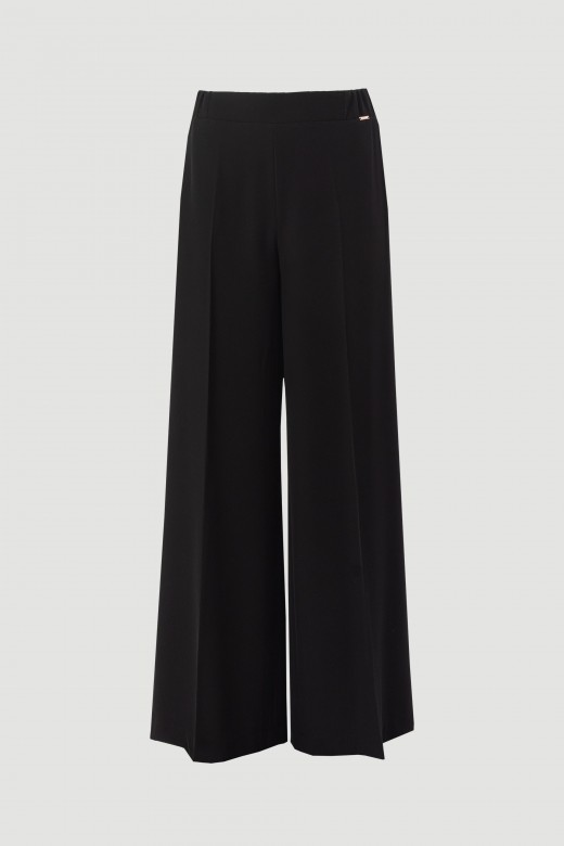 Wide-leg trousers in fluid fabric Wide-leg trousers in fluid fabric