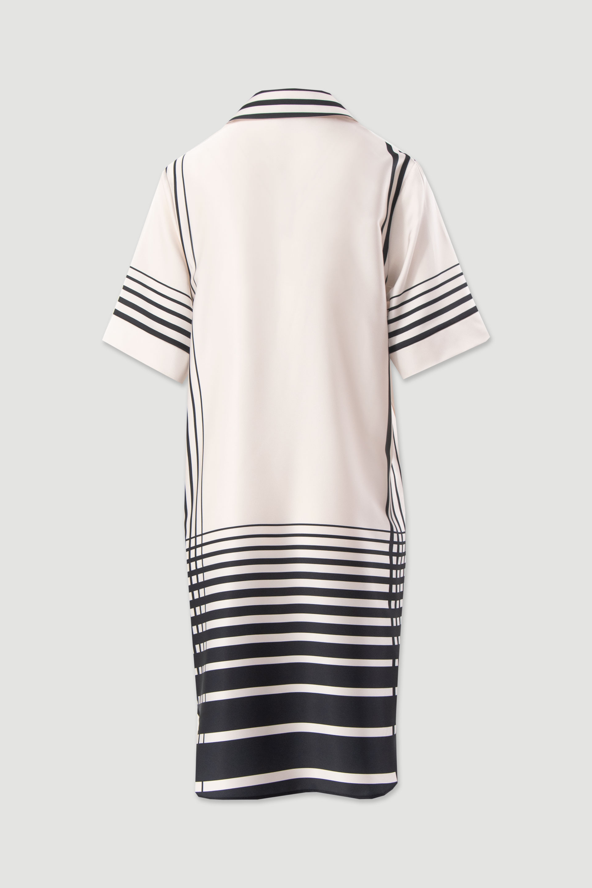 Vestido midi acetinado com padrão às riscas