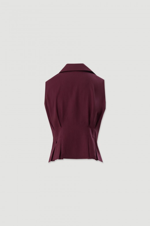 Fitted sleeveless blouse Fitted sleeveless blouse