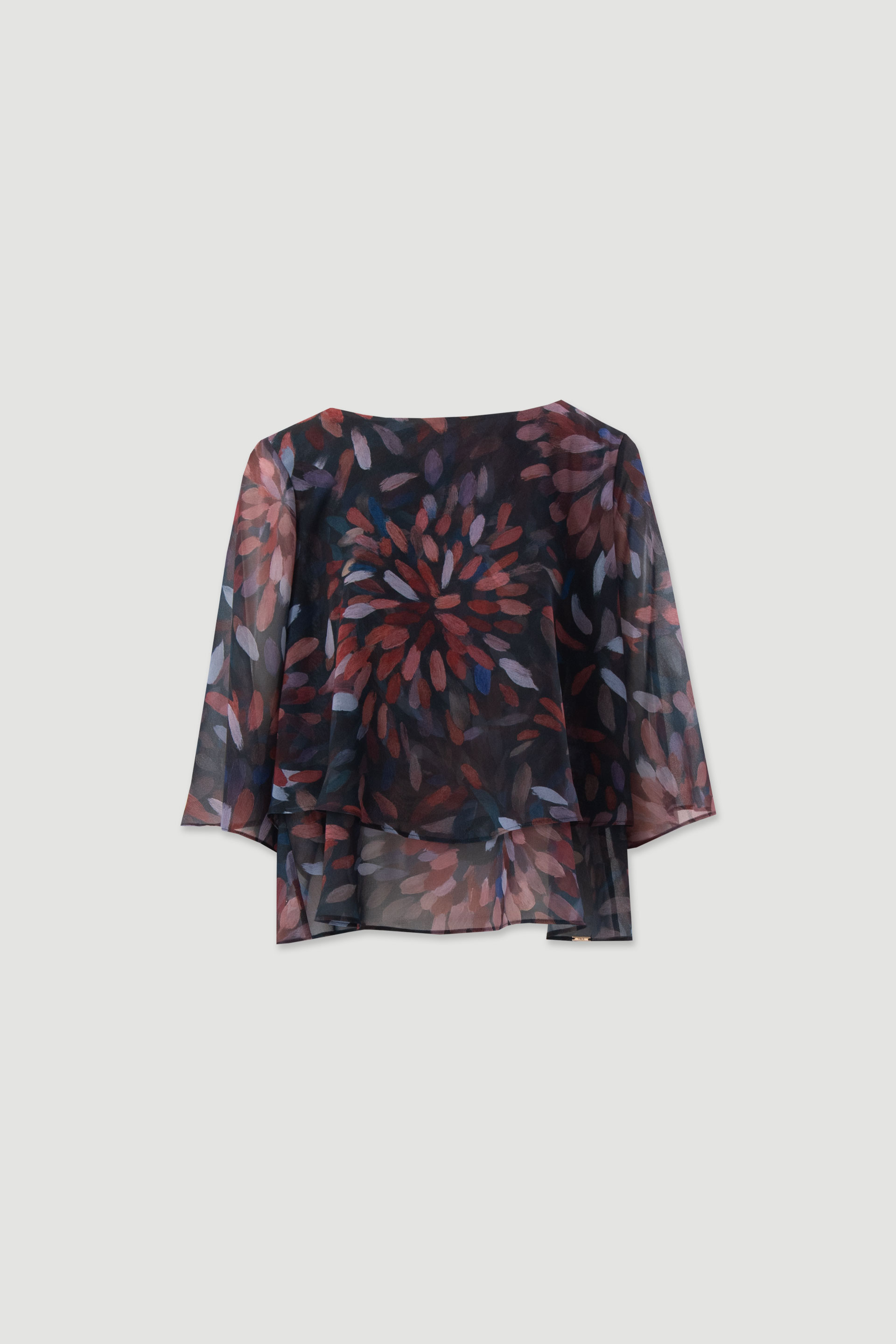 Fluid printed tunic with 3/4 sleeves