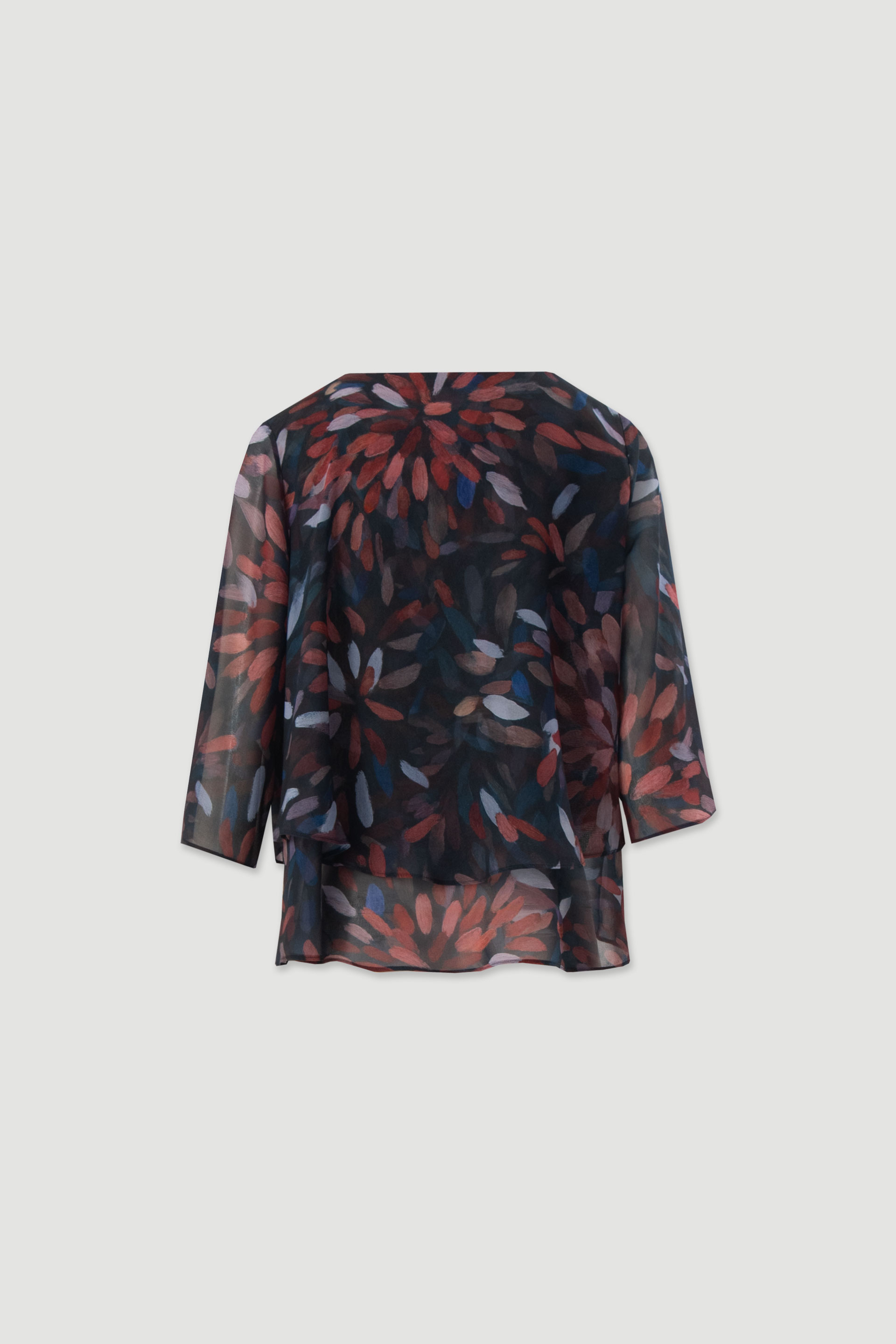 Fluid printed tunic with 3/4 sleeves