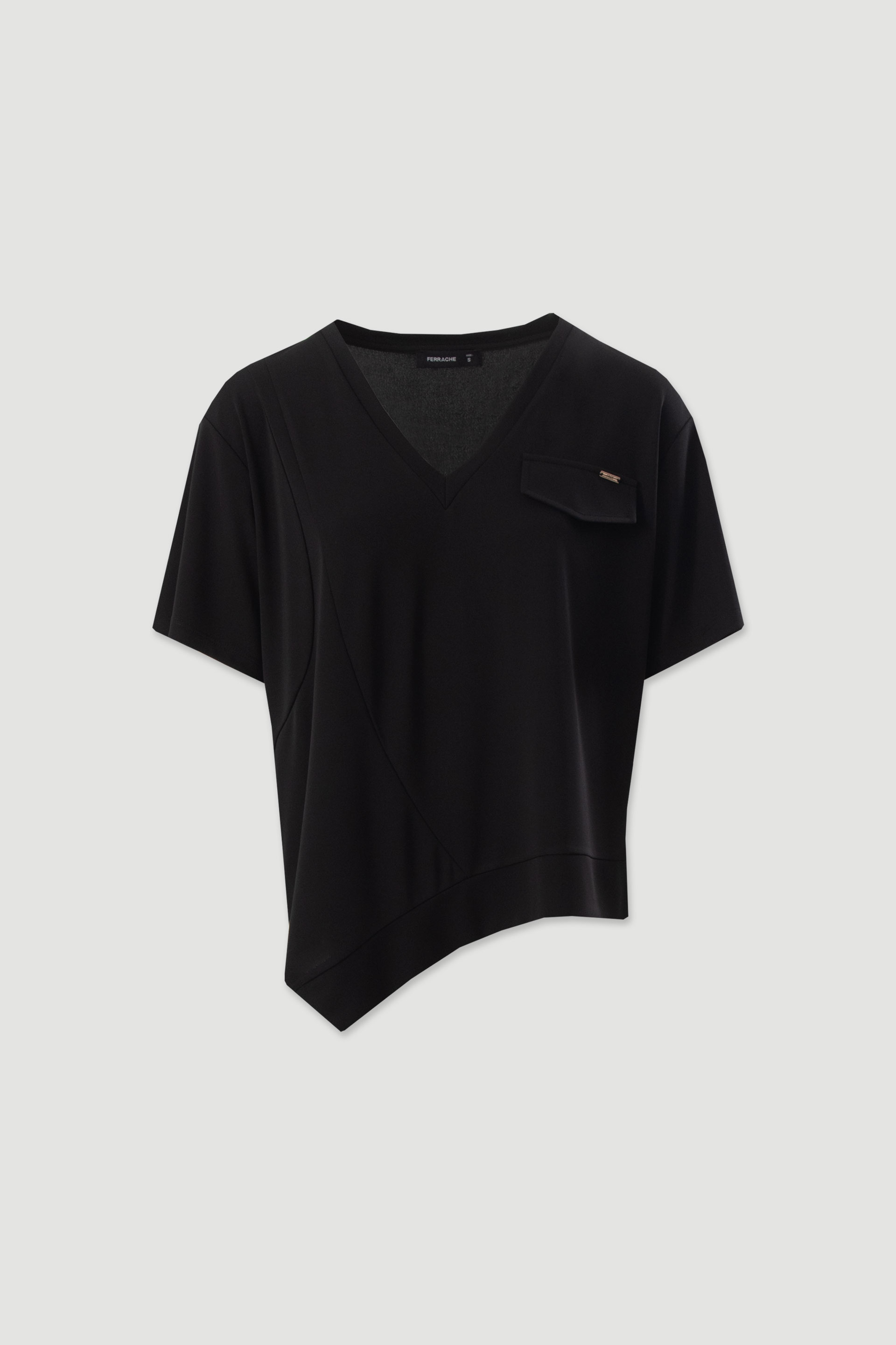 Asymmetric knit top with short sleeves