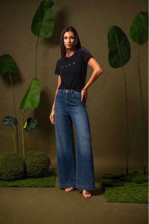 Cotton t-shirt with embroidery Cotton t-shirt with embroidery
