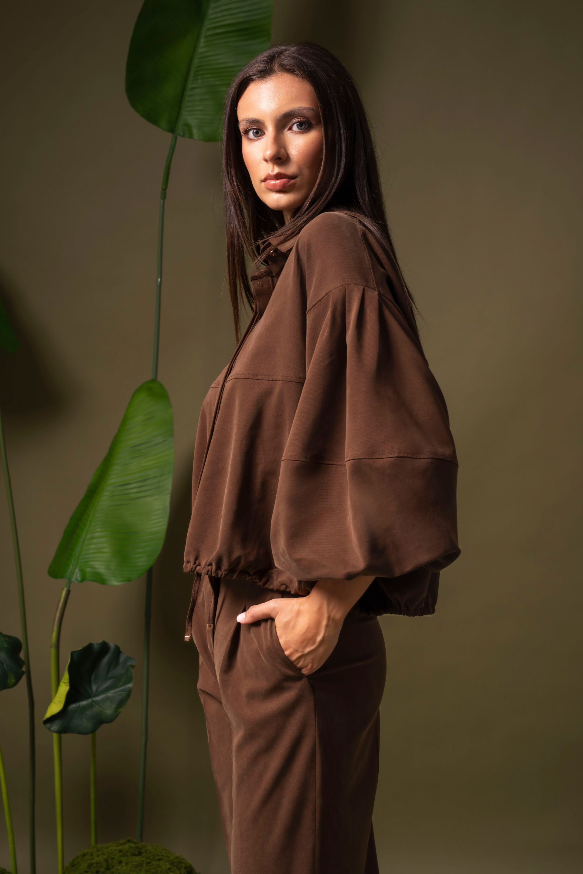 Fluid jacket with 3/4 sleeves and adjustable waist