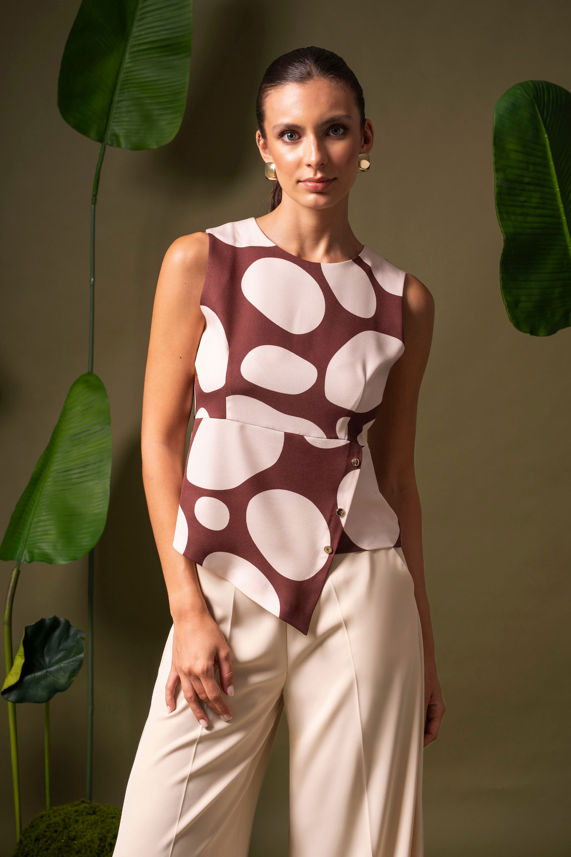 Asymmetric printed vest