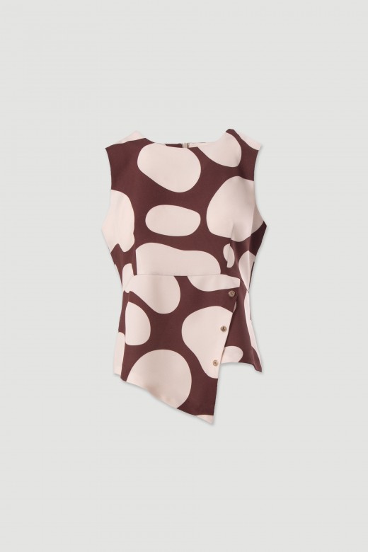 Asymmetric printed vest Asymmetric printed vest