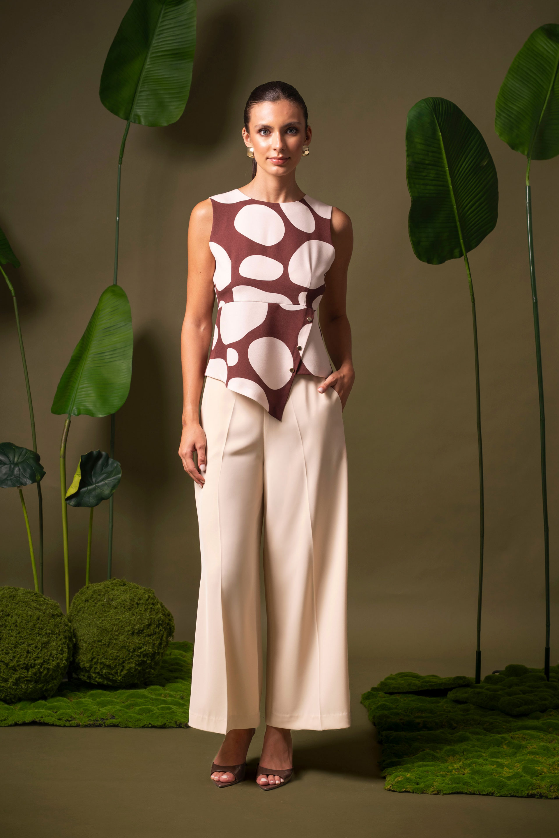 Asymmetric printed vest