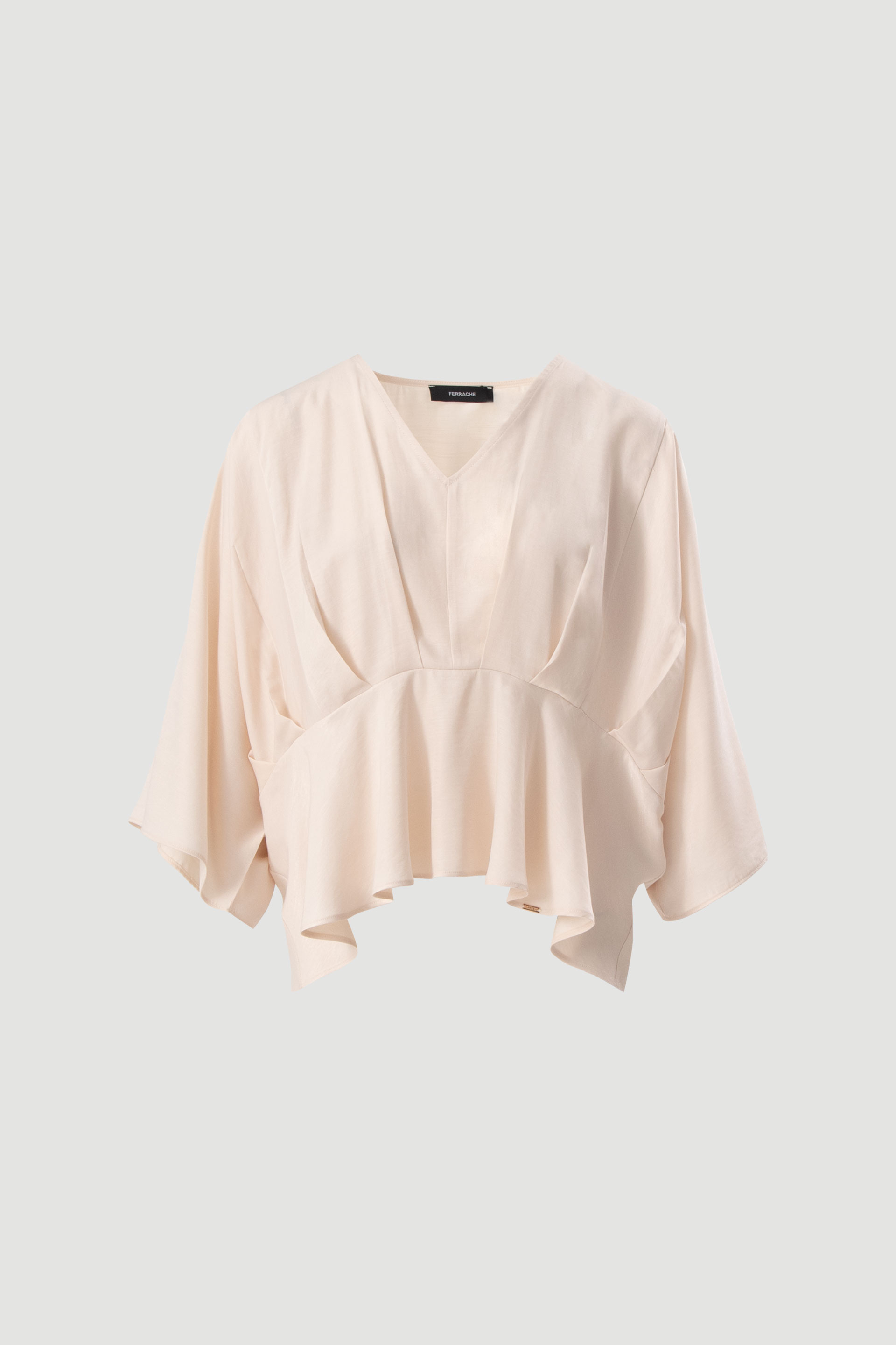 Fluid tunic with defined waist