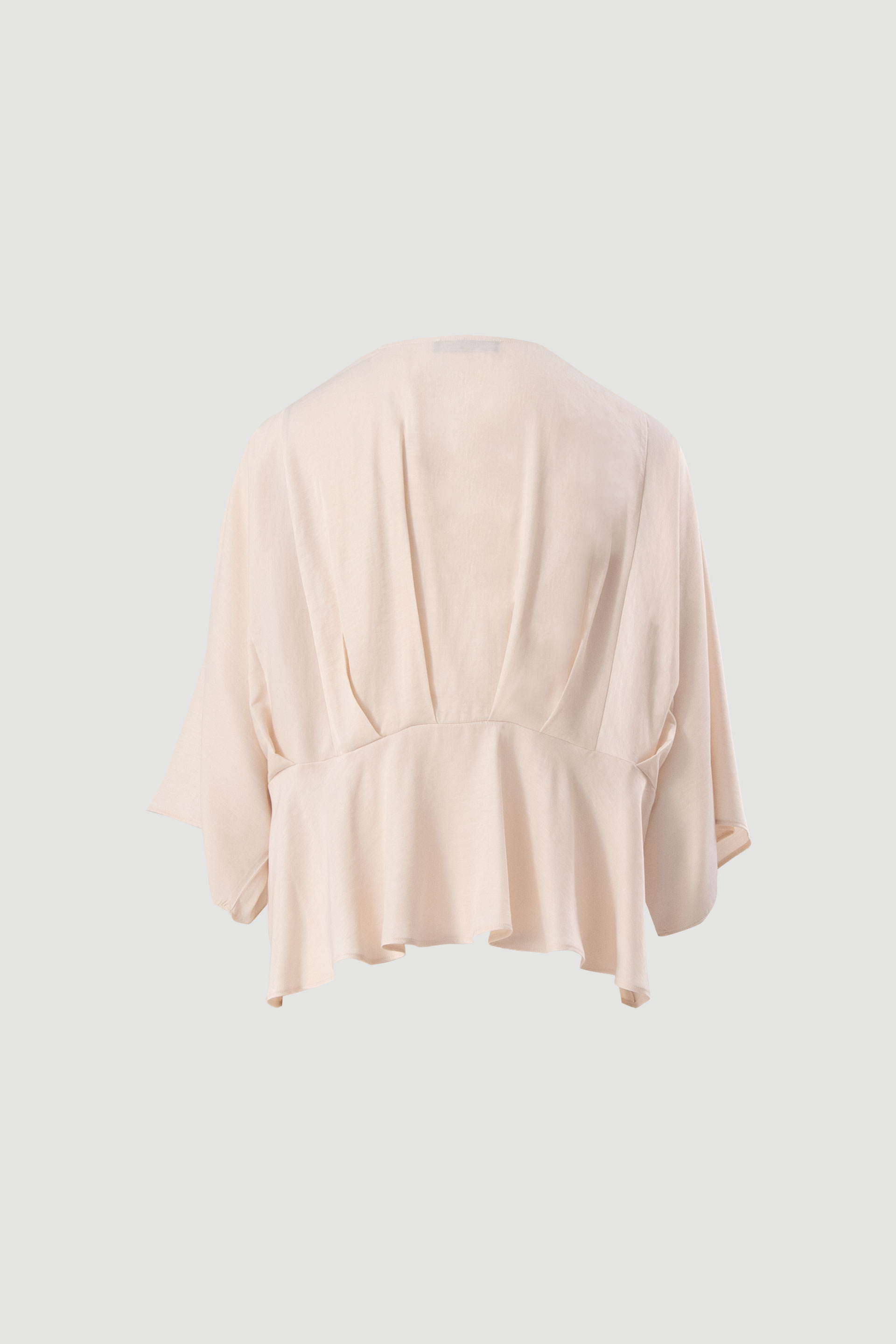 Fluid tunic with defined waist